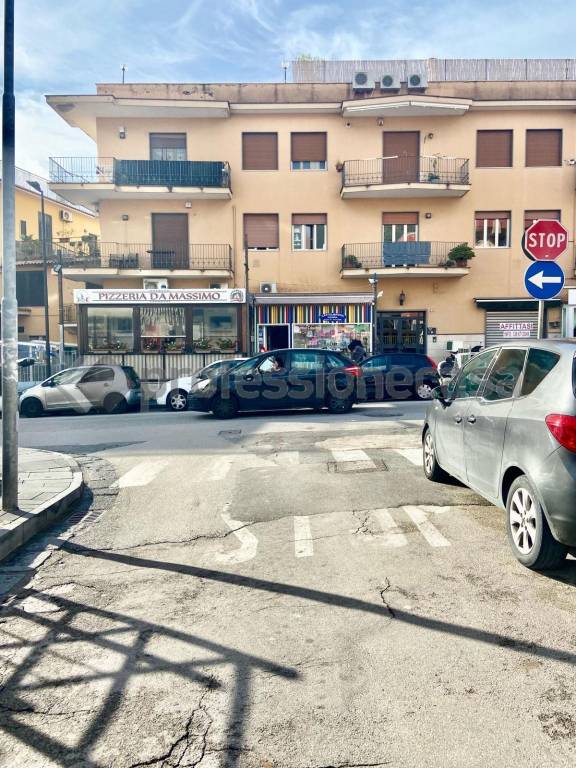 Magazzino in vendita a Pozzuoli traversa Monte Nuovo Licola Patria 1