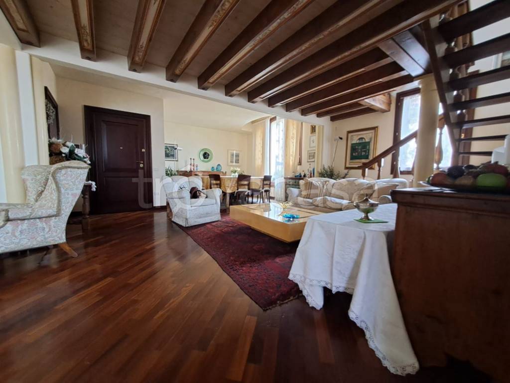 Villa in vendita a Treviso via San Nicolò