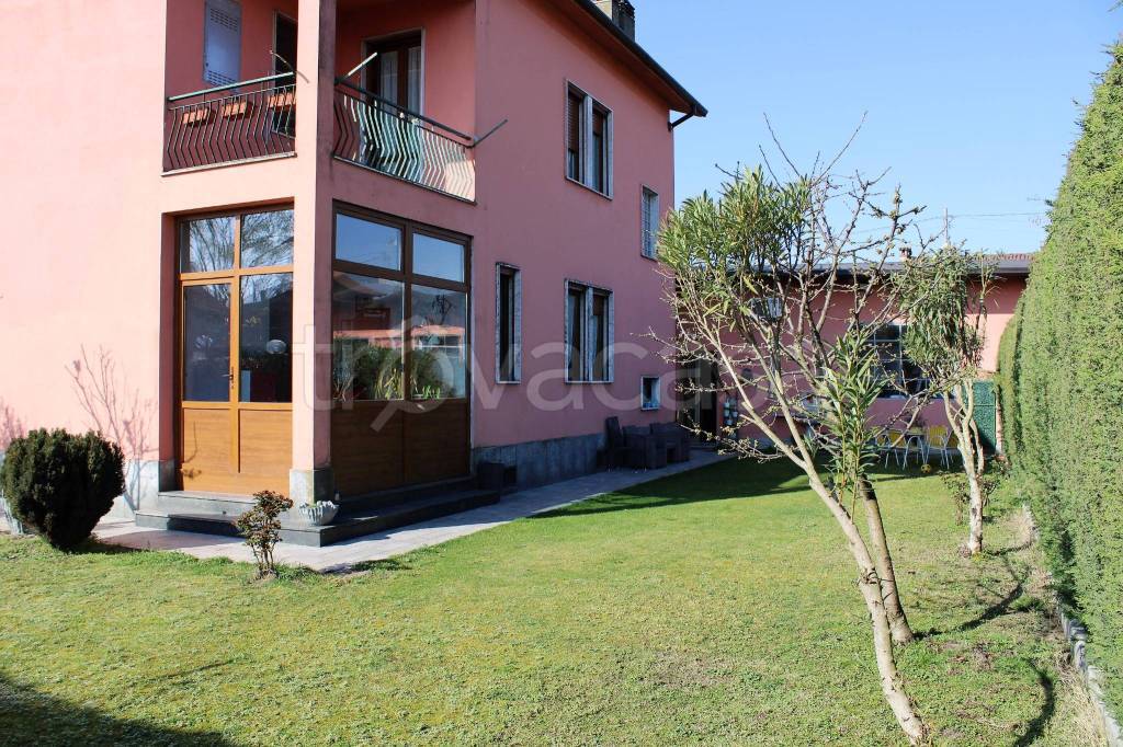 Villa Bifamiliare in vendita a Borgo Vercelli via Novara, 10