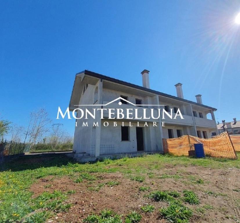 Villa a Schiera in vendita a Montebelluna via Raschietti, 7