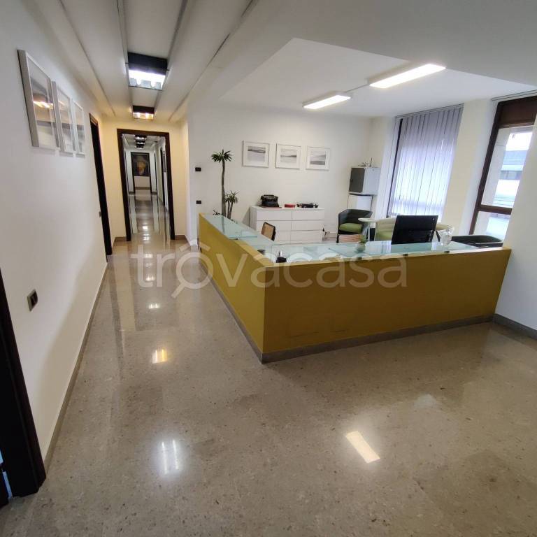 Ufficio in in affitto da privato a Padova piazza Alcide De Gasperi, 45A