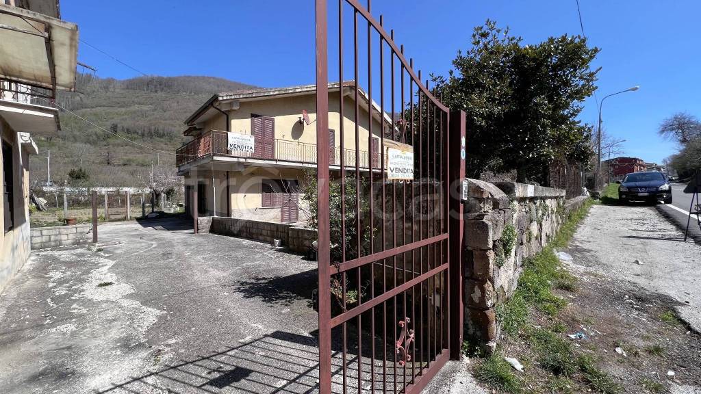 Villa in vendita a Monteforte Irpino via Campi