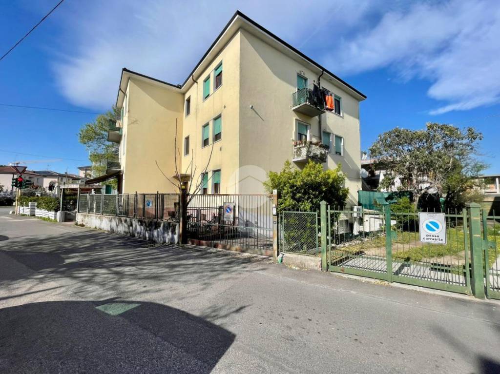 Appartamento in vendita a Verona via Polesine, 1