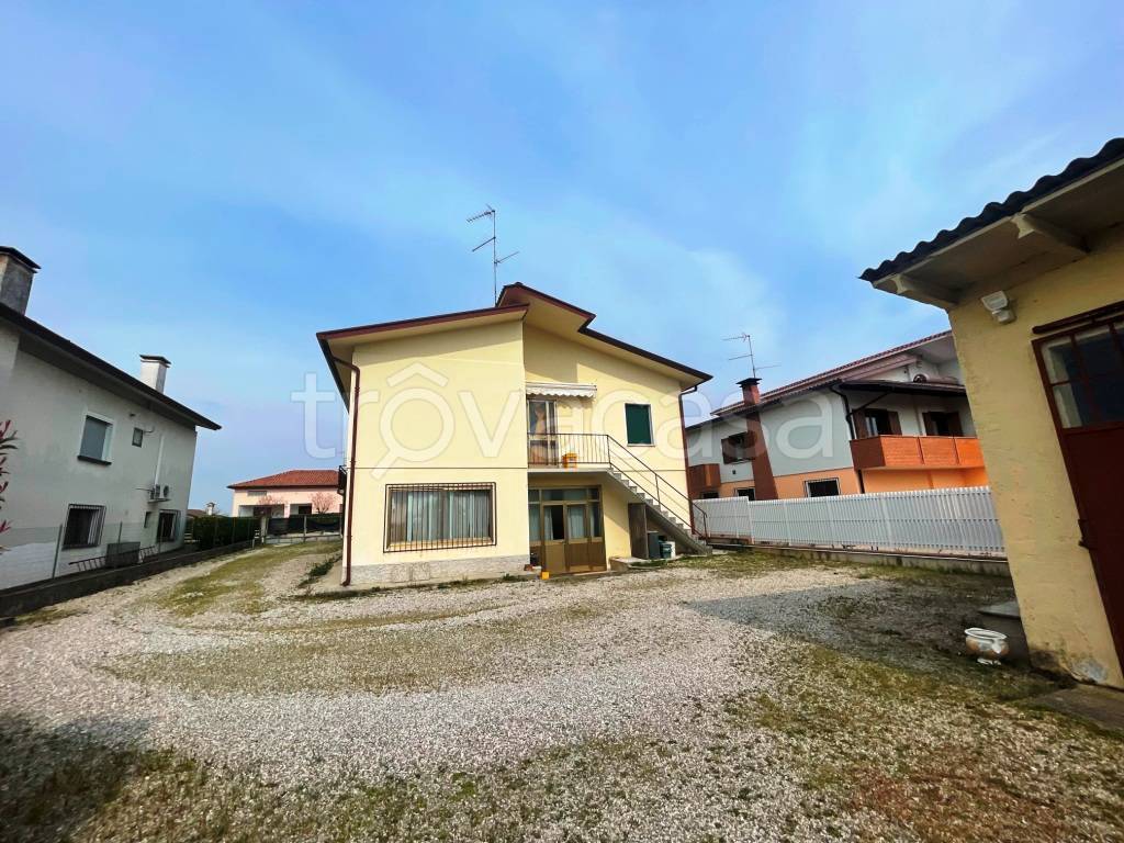 Casa Indipendente in vendita a Corno di Rosazzo via Quattroventi, 55