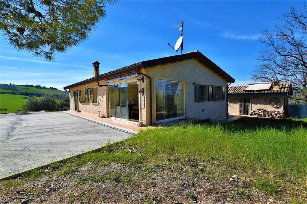 Villa in vendita a Offida contrada Tesino, 97