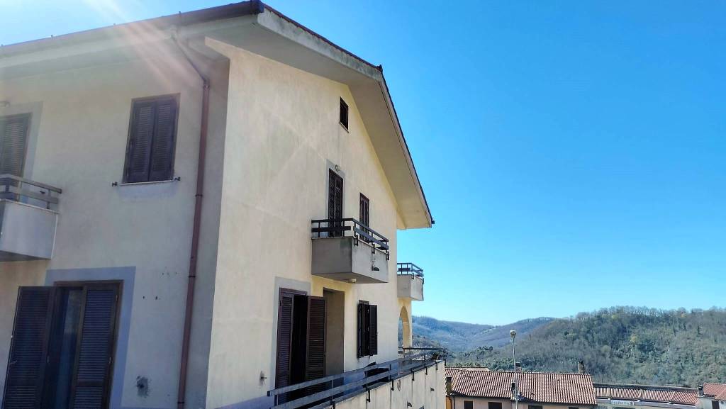 Villa Bifamiliare in vendita a Tolfa via Innocenzo Moretti, 19