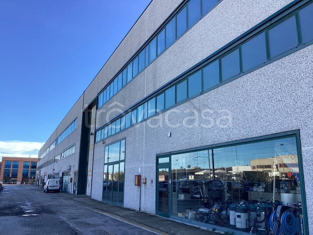 Capannone Industriale in vendita a San Benedetto del Tronto via del Lavoro, 24