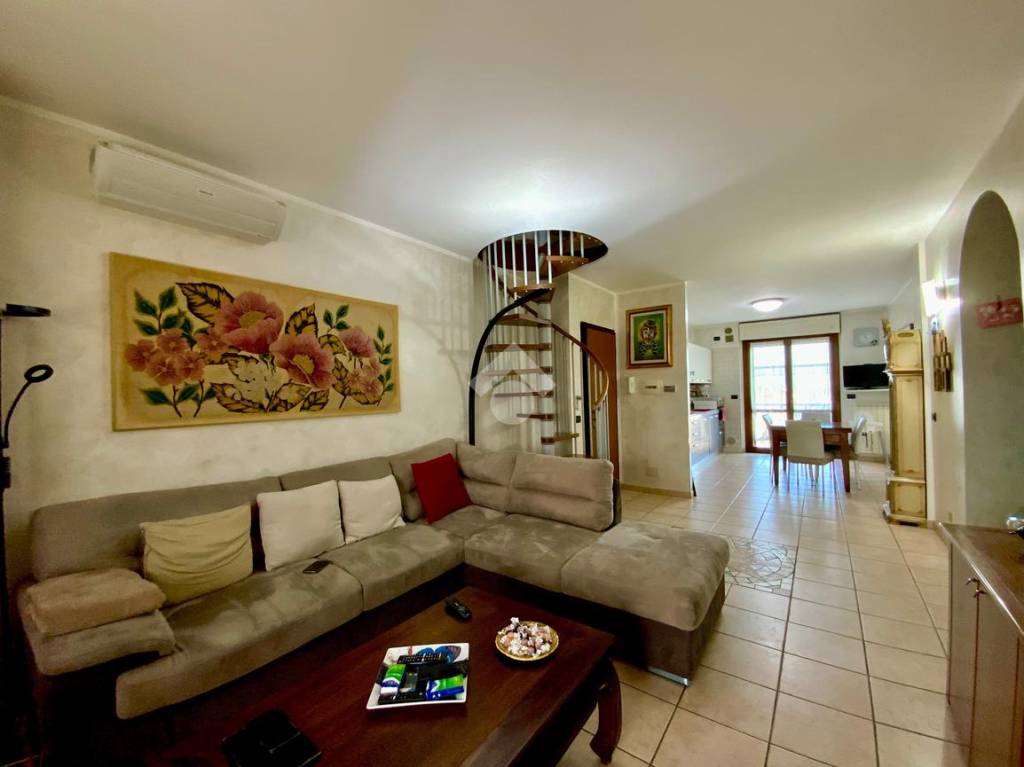 Appartamento in vendita a Borgaro Torinese via Bertino, 21