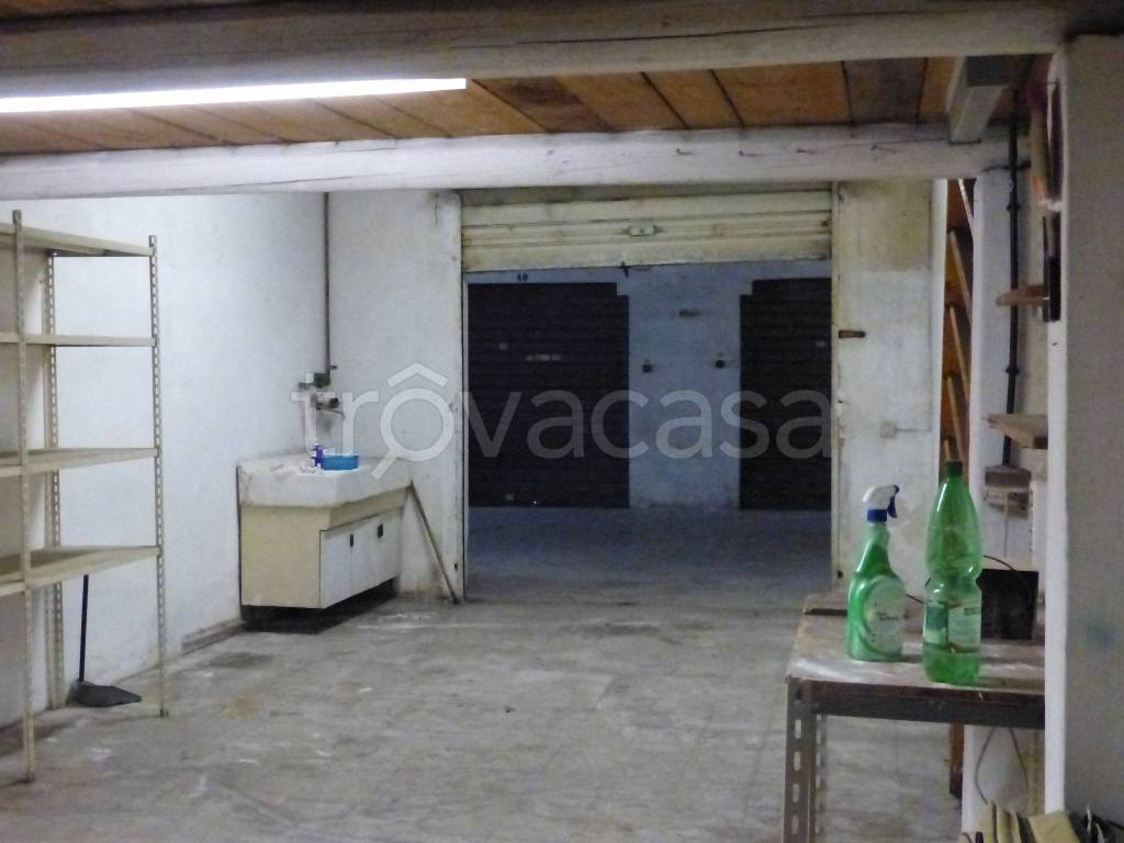 Garage in vendita a Roma via Alberese, 26
