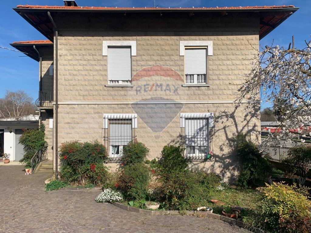 Casa Indipendente in vendita a Roasio via Torino, 102