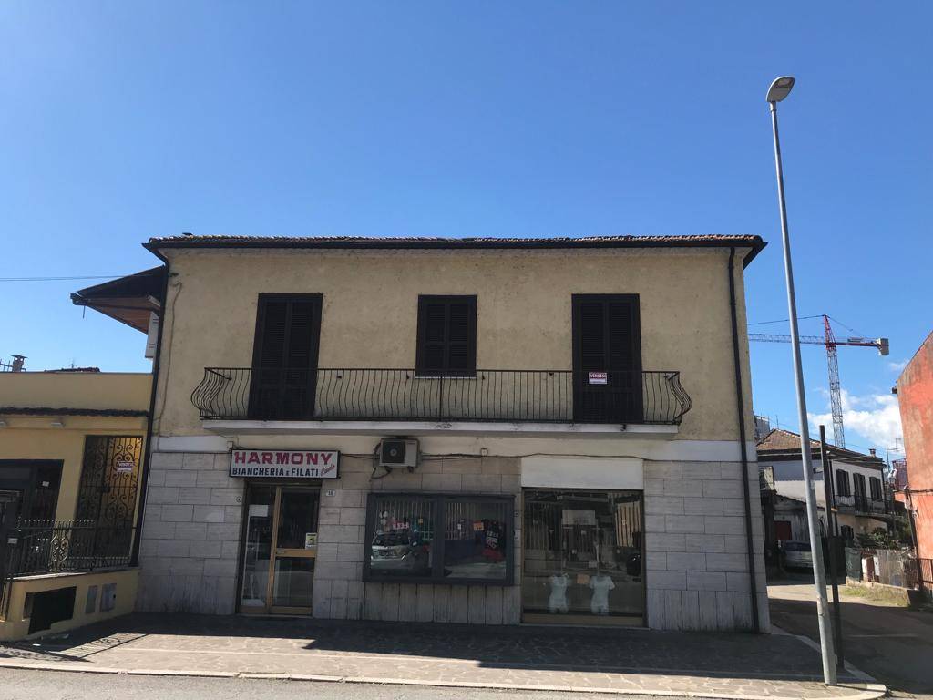 Appartamento in vendita a Frosinone via Valle Fioretta, 195