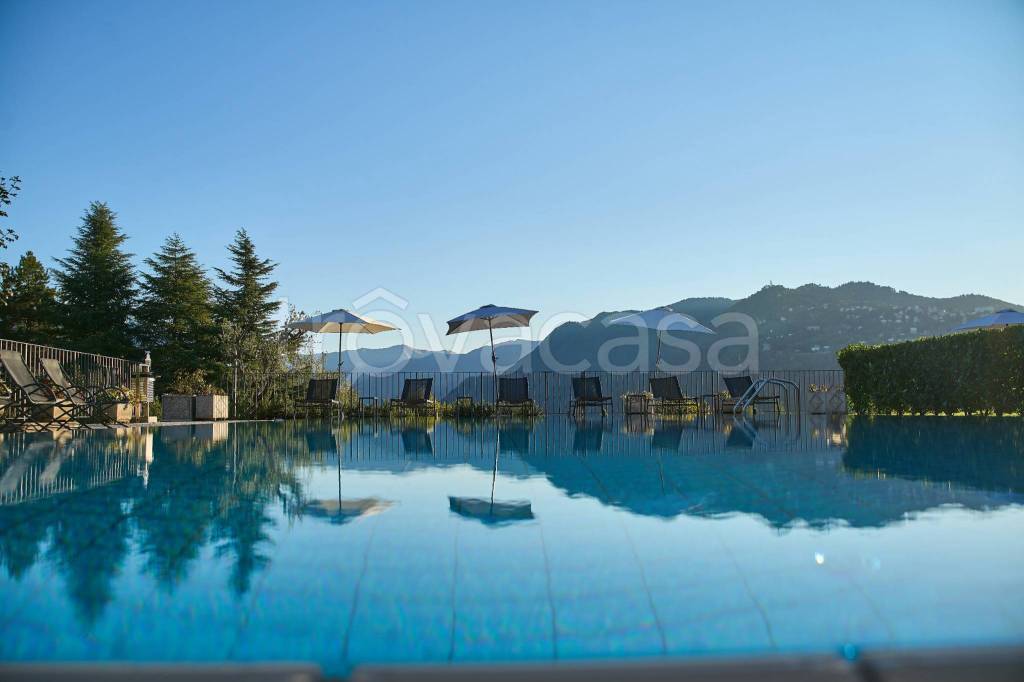Villa a Schiera in vendita a Como via Gerolamo Cardano, 53