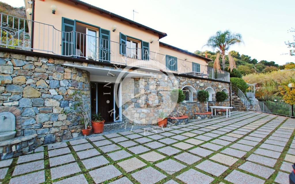 Villa in vendita a Riva Ligure