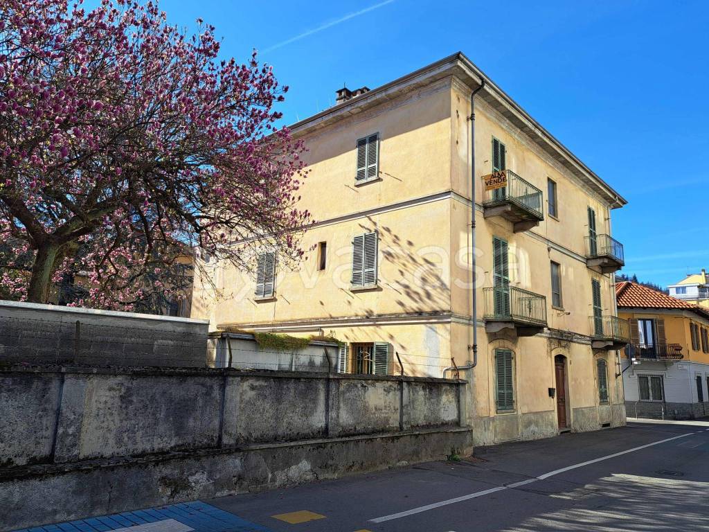 Appartamento in vendita a Borgosesia via Nicolao Sottile, 41