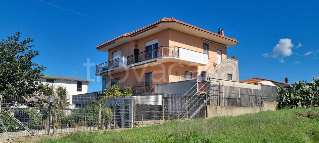 Appartamento in vendita ad Aprilia via Brembo, 37