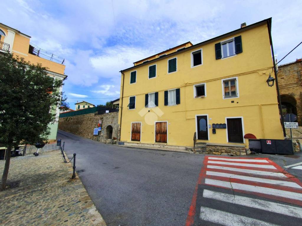 Appartamento in vendita a Pompeiana piazza Santa Maria, 9