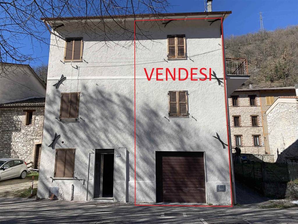 Casa Indipendente in vendita a Serravalle di Chienti via plestia