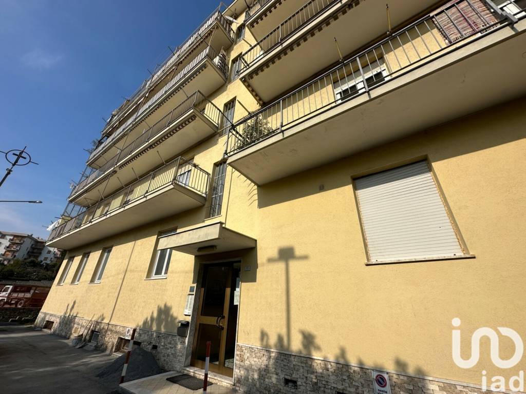 Appartamento in vendita a Pietra Ligure via Guglielmo Oberdan, 4