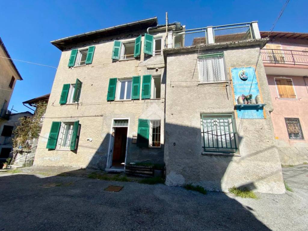 Casa Indipendente in vendita a Vobbia località Torre di Vobbia, 16