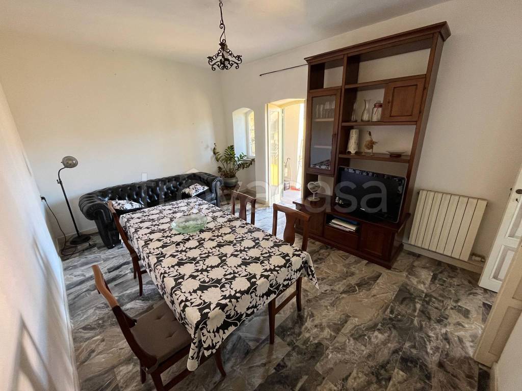 Appartamento in in vendita da privato a Sarzana via Ippolito Landinelli, 39