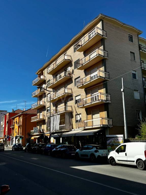 Appartamento in vendita a Santhià corso Sant'Ignazio da Santhià, 34