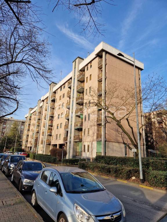 Appartamento in in vendita da privato a San Donato Milanese via Martiri di Cefalonia, 42