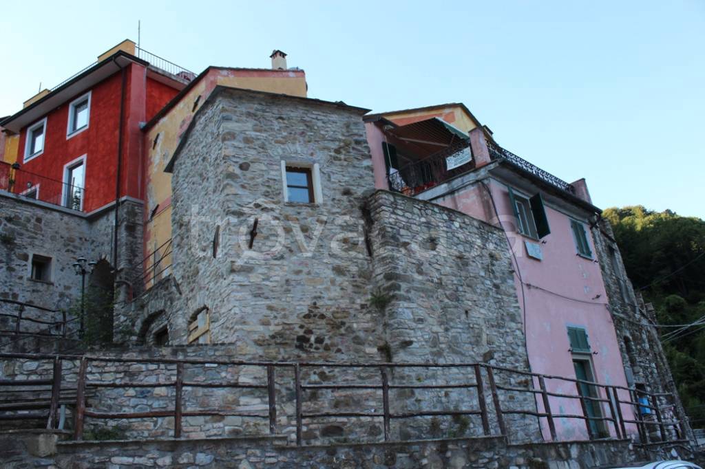 Casa Indipendente in vendita a Riccò del Golfo di Spezia via Codeglia
