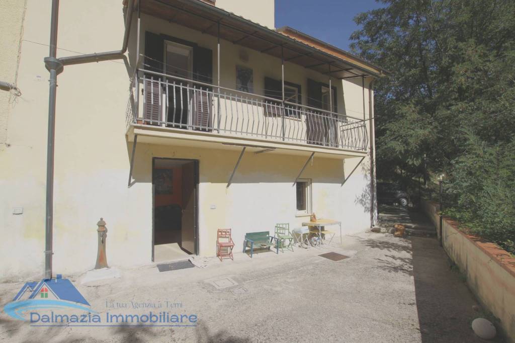 Casa Indipendente in vendita a Terni via Ippocrate