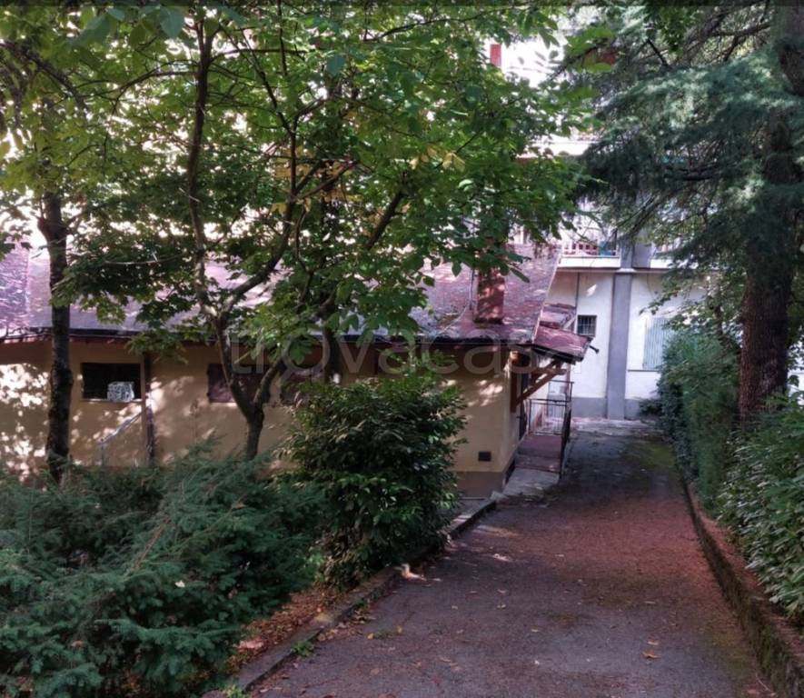 Villa in in vendita da privato a Serramazzoni via Giosuè Carducci