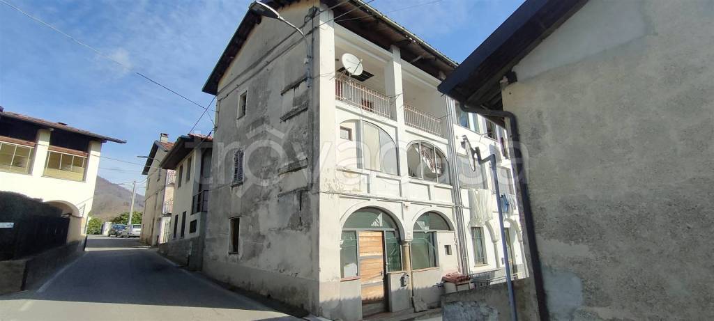 Casa Indipendente in vendita a Biella via Santuario di Oropa, 274