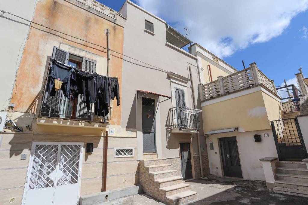 Casa Indipendente in vendita a Bari via di Ceglie del Campo Emanuele Mola