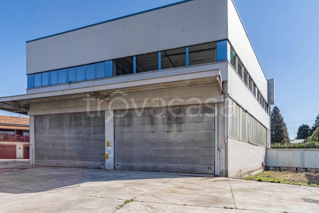 Capannone Industriale in vendita a Lazzate via Vittorio Veneto 88