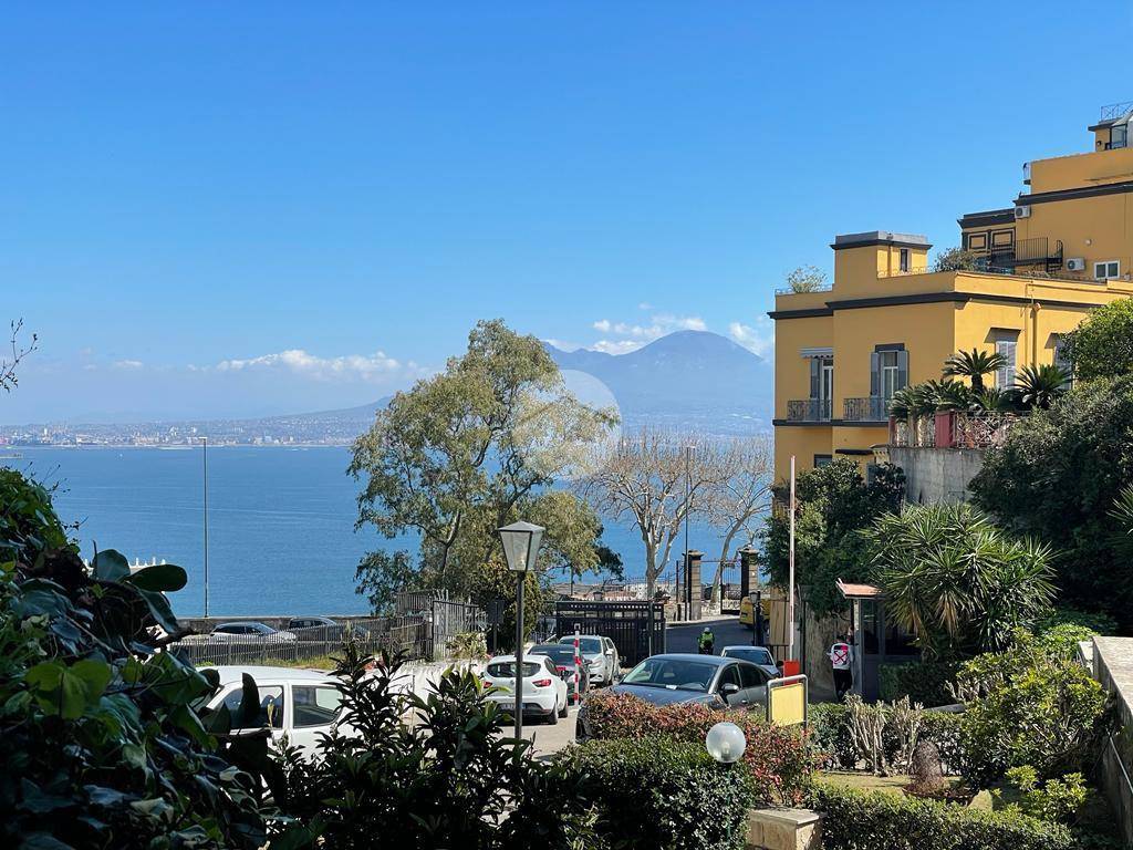 Appartamento in vendita a Napoli via Posillipo, 203