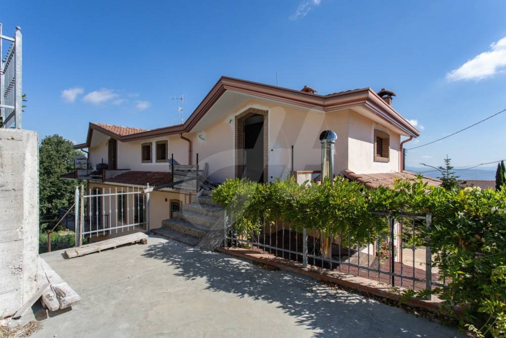 Villa Bifamiliare in vendita a San Nazzaro via Concilio