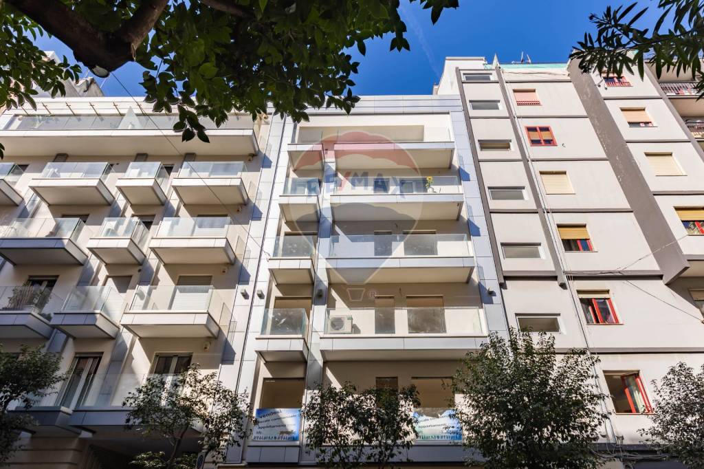 Appartamento in vendita a Bari via De Rossi, 195