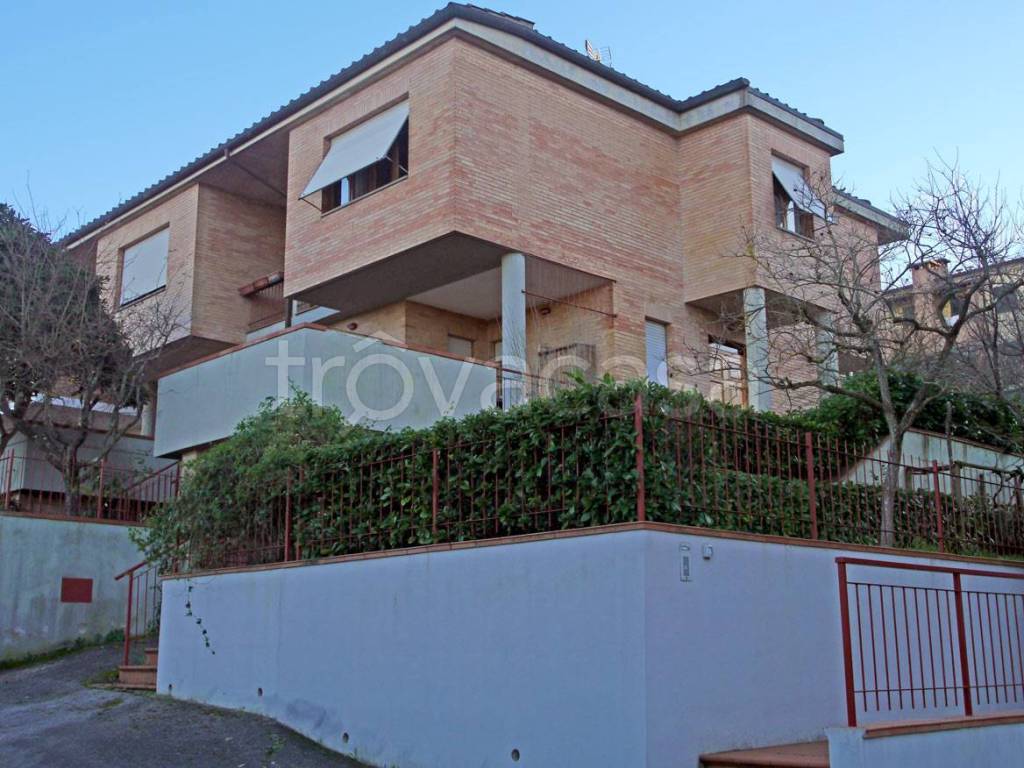 Appartamento in vendita a Monteroni d'Arbia