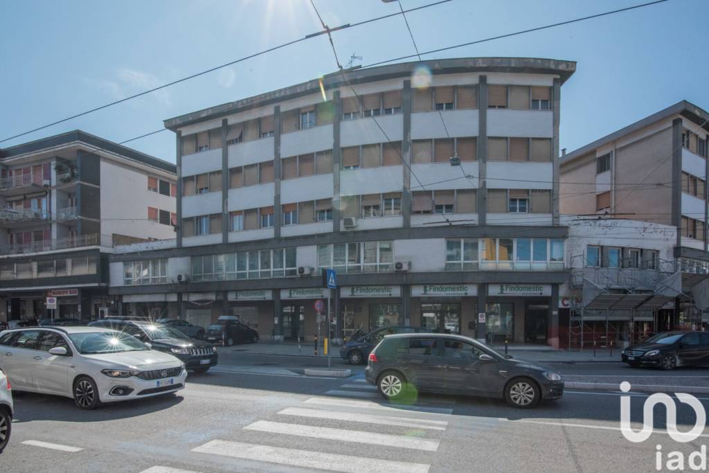 Ufficio in vendita ad Ancona via Martiri della resistenza, 2
