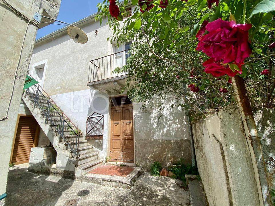 Casa Indipendente in vendita a San Benedetto in Perillis via Macchia, snc