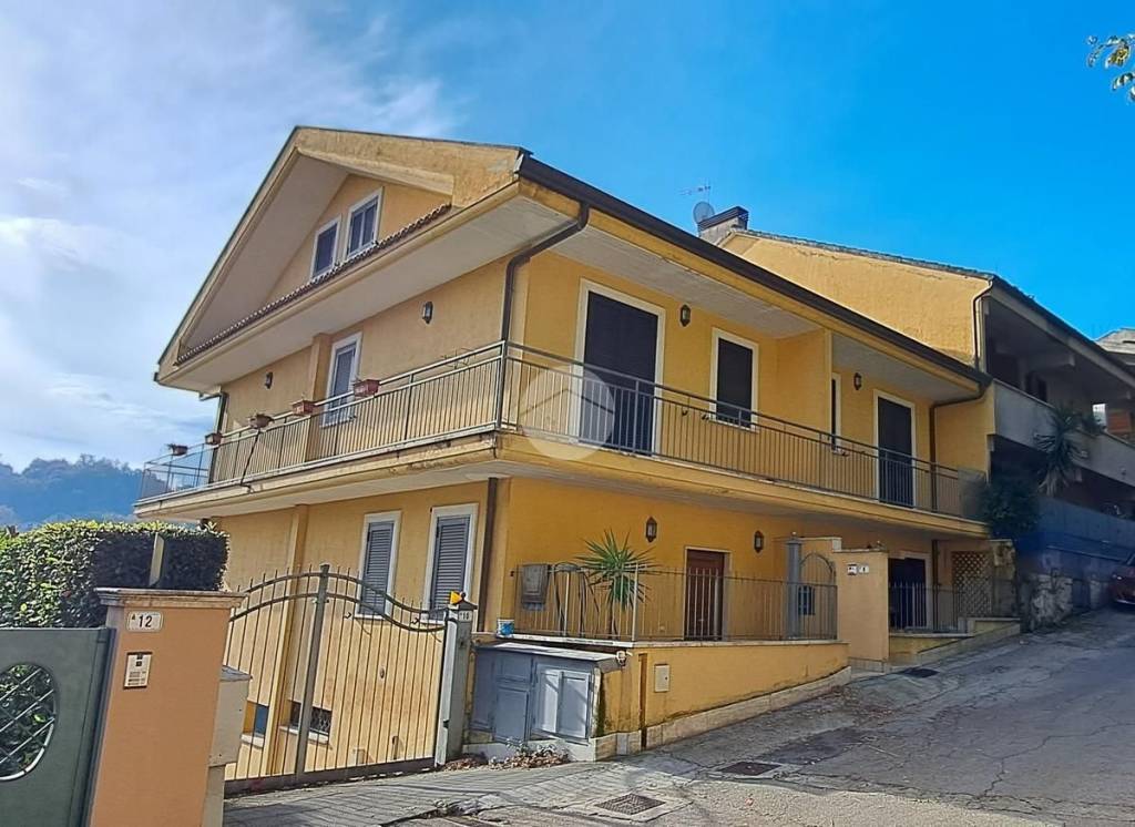 Villa Bifamiliare in in vendita da privato a Frosinone via San Liberatore, 4
