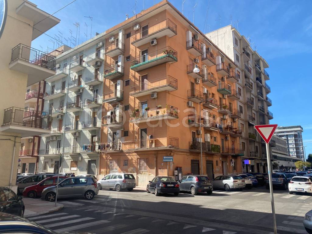 Appartamento in vendita a Taranto via Marche, 11