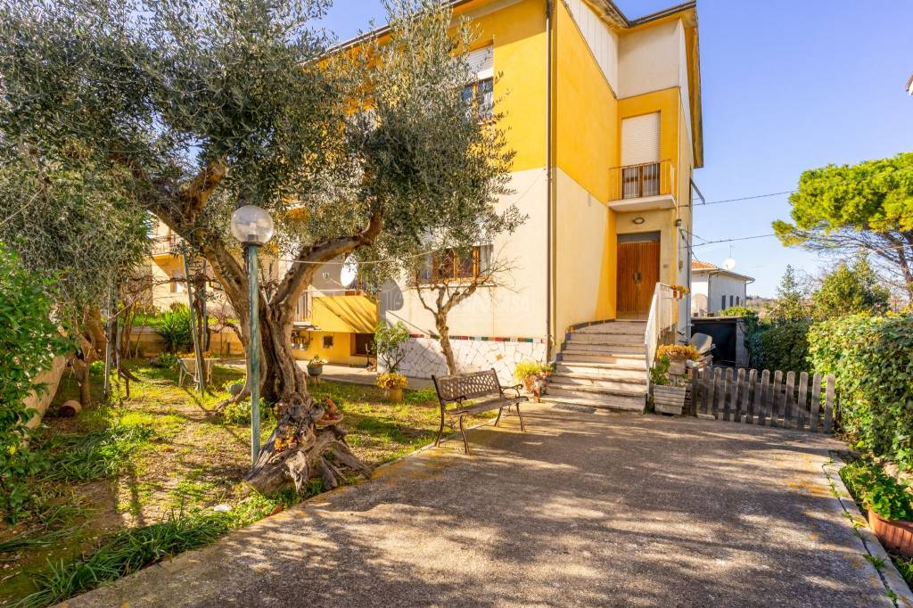 Appartamento in vendita a Civitanova Marche via Luigi Mercantini, 7