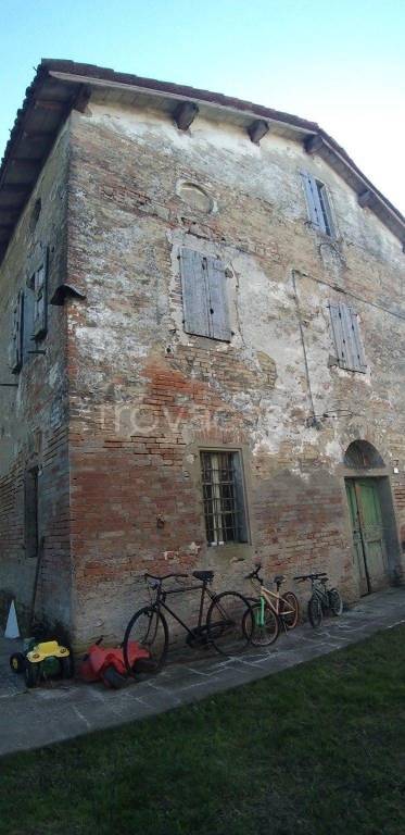 Colonica in vendita a Castelfranco Emilia via Circondaria Sud, 63