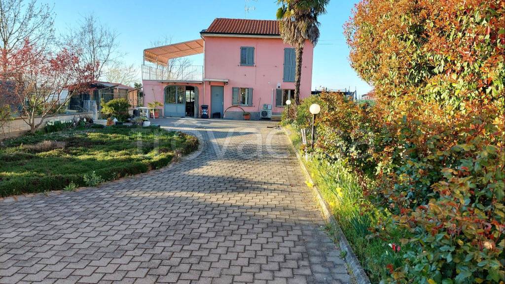 Casa Indipendente in in vendita da privato a Casale Monferrato cantone Castello, 107