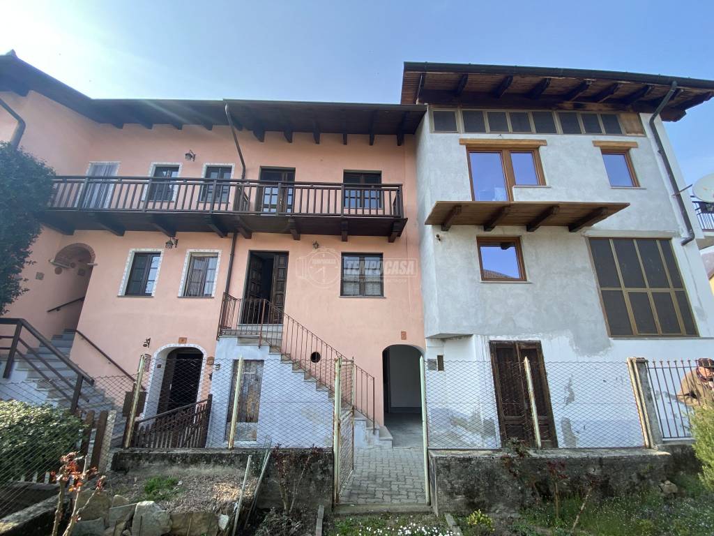 Casa Indipendente in vendita a Rueglio via Pietro Bossatti 7