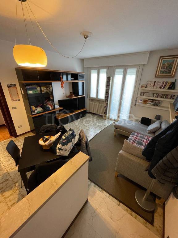 Appartamento in in affitto da privato a Sirmione via Lazzarini, 31