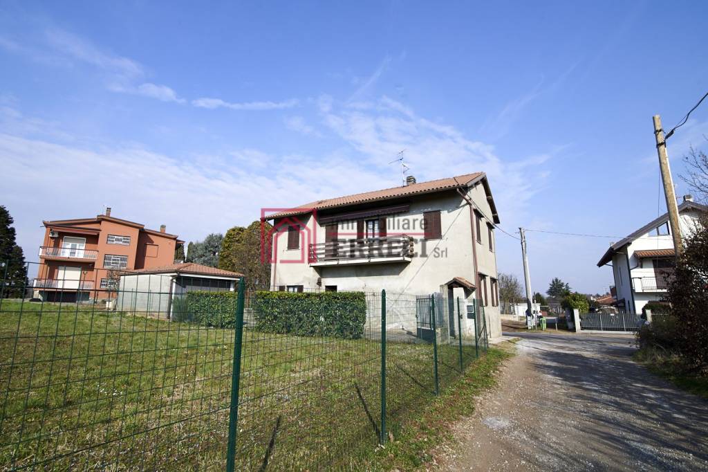 Casa Indipendente in vendita a Correzzana via Principale, 111