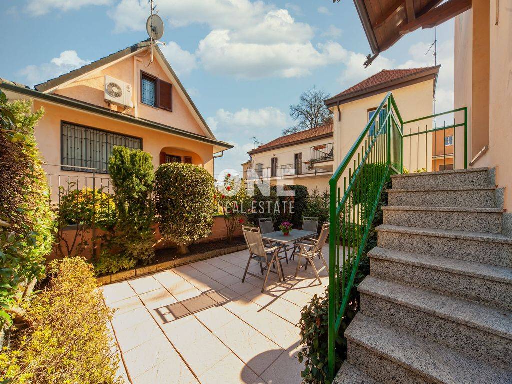Villa a Schiera in vendita a Monza via Emilio De Marchi, 7