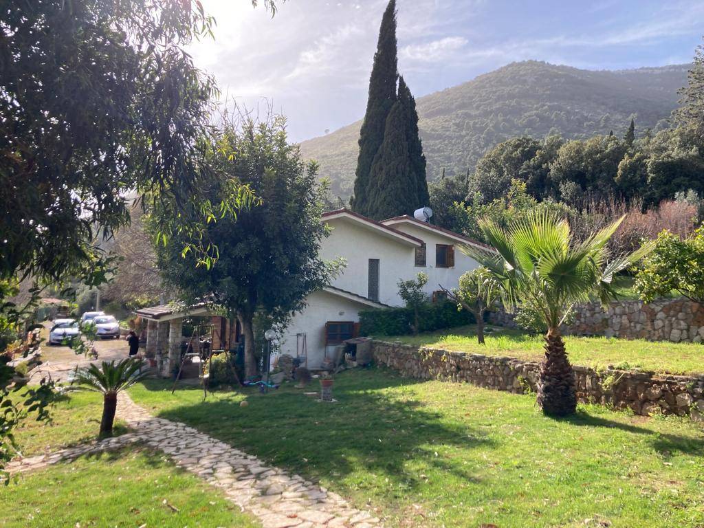 Villa in vendita a Terracina via San Silviano