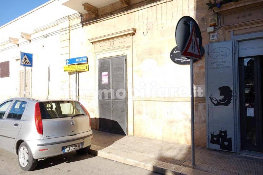 Negozio in vendita a Sannicandro di Bari via Armando Diaz, 108