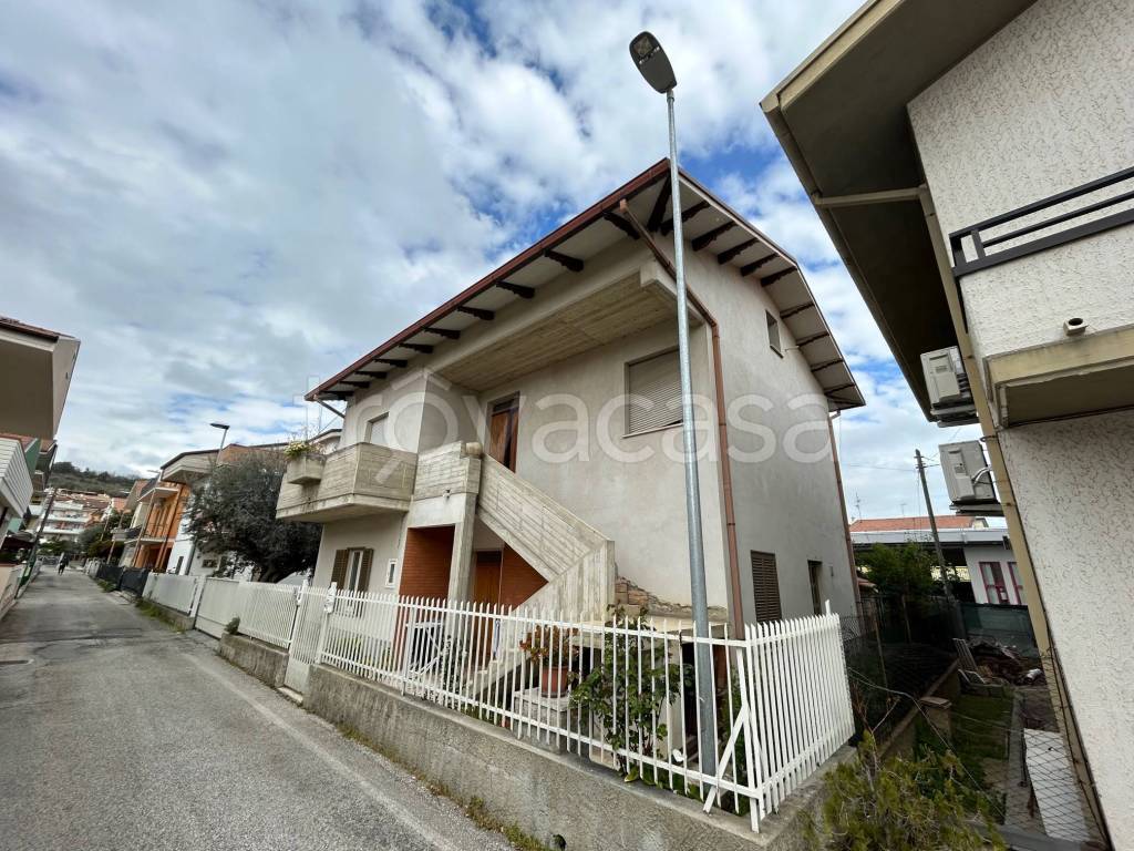 Villa Bifamiliare in vendita a Tortoreto via della Repubblica